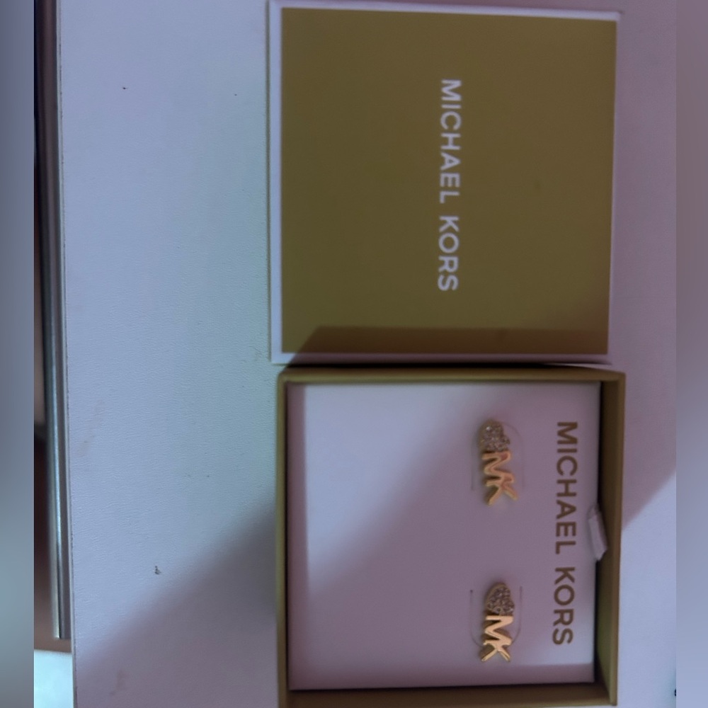 Michael Kors Gold Makeup Collection